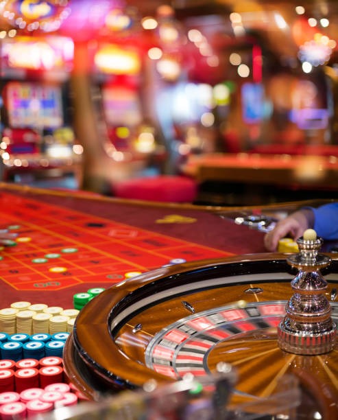 reshade blackjack live dealer table on mobile phone showing cards and betting interface